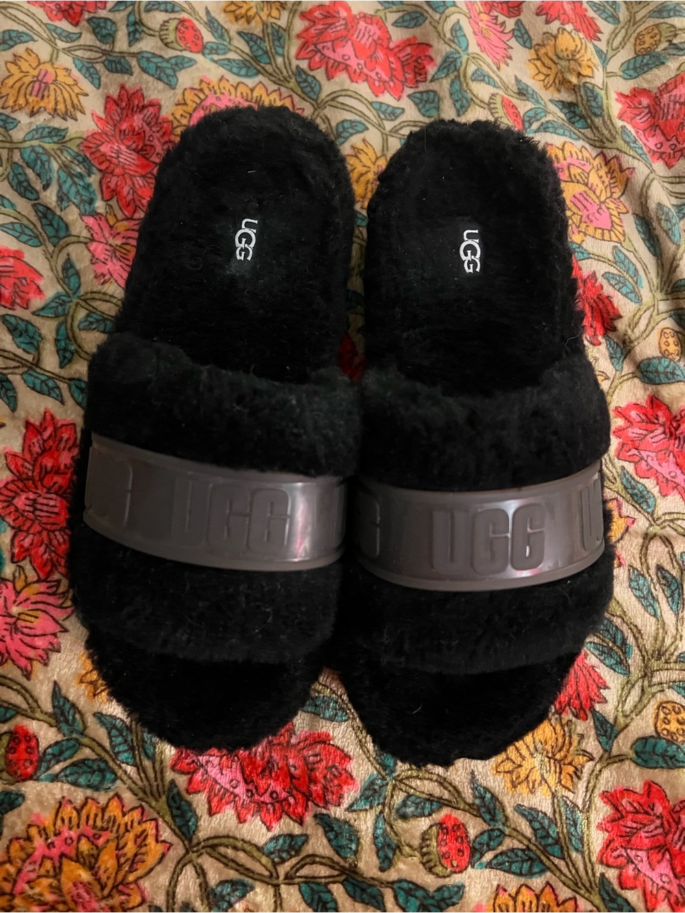 UGG Women’s Black Cozy Fluff Slides 8
